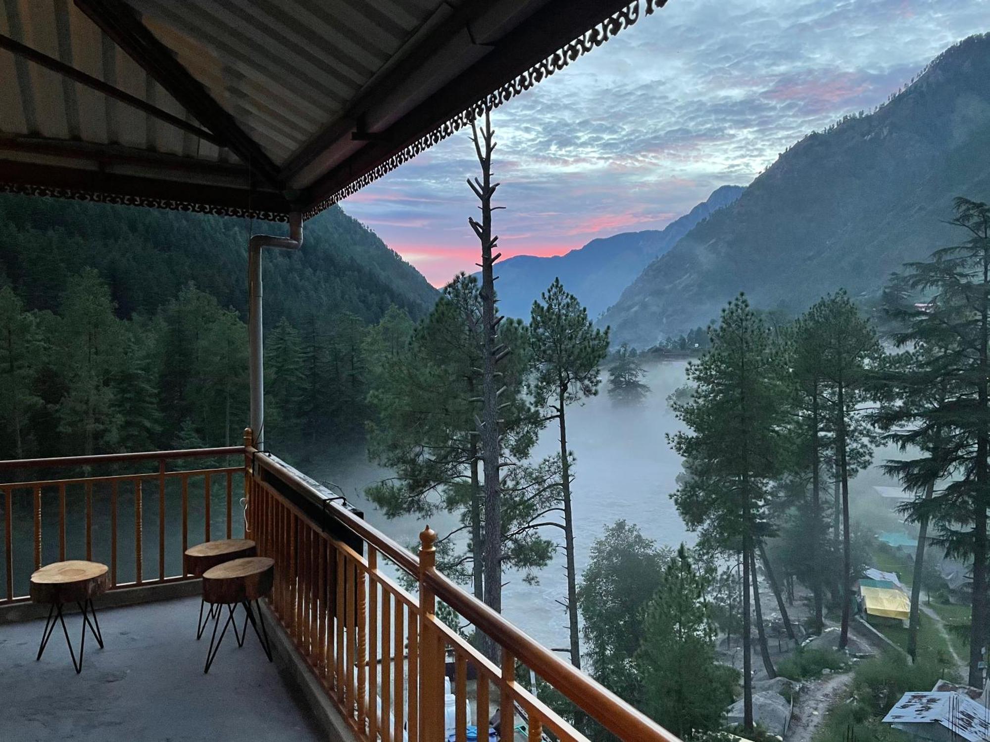 Highland Spirit 2 Otel Kasol Dış mekan fotoğraf